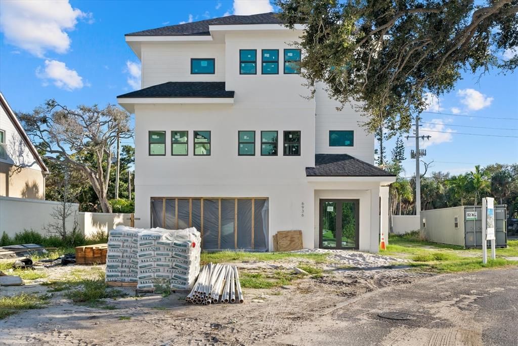 For Sale: $2,675,000 (4 beds, 4 baths, 2729 Square Feet)