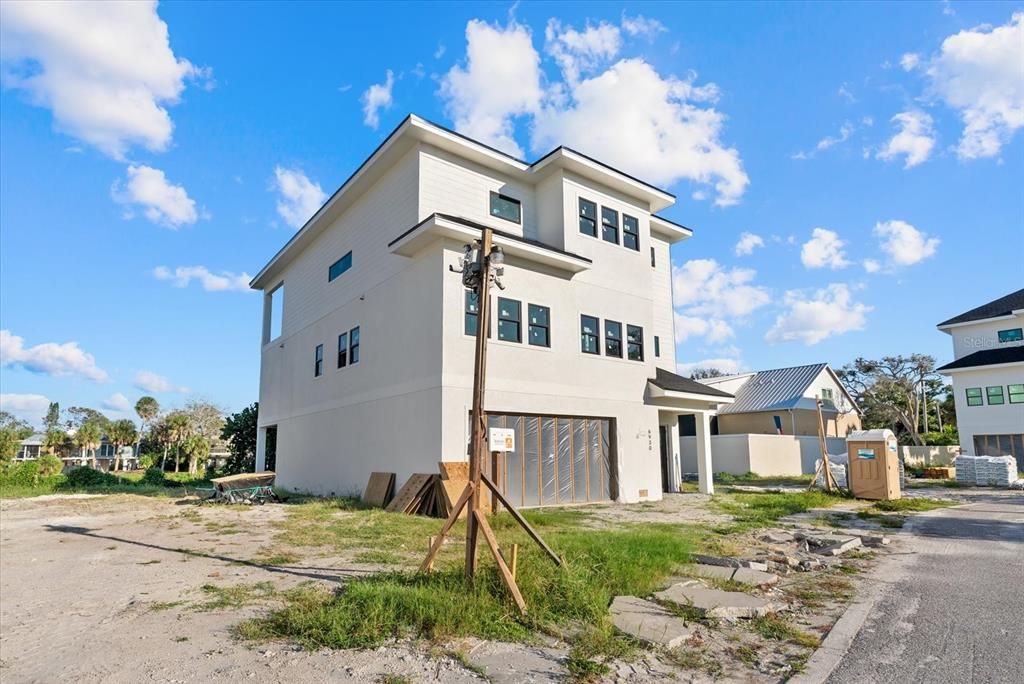 For Sale: $2,675,000 (4 beds, 4 baths, 2729 Square Feet)