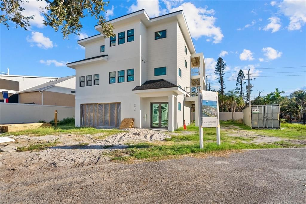 For Sale: $2,675,000 (4 beds, 4 baths, 2729 Square Feet)