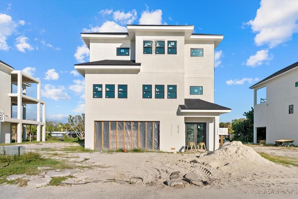For Sale: $2,675,000 (4 beds, 4 baths, 2729 Square Feet)