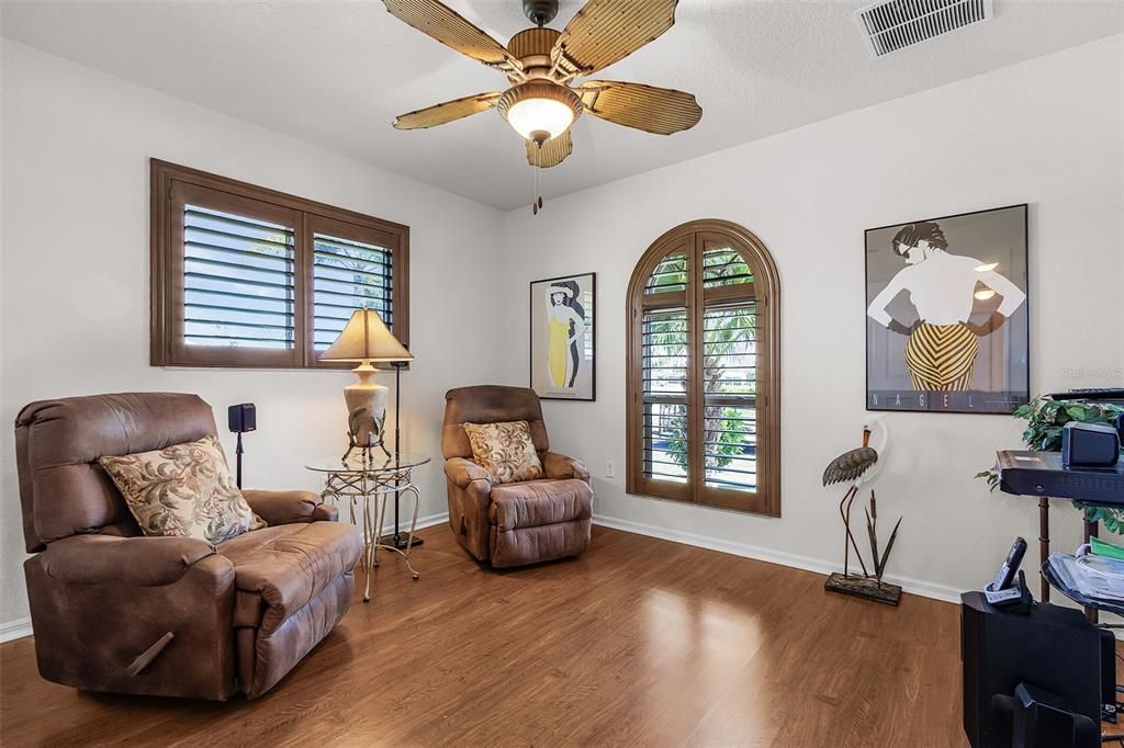 En Venta: $599,000 (3 camas, 2 baños, 1825 Pies cuadrados)