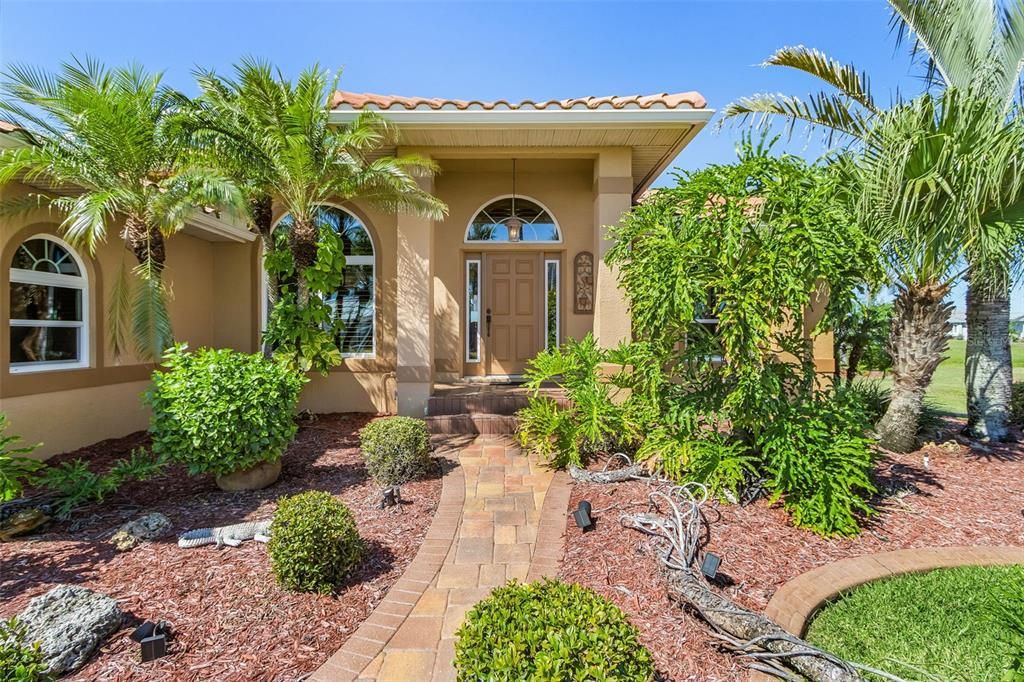 En Venta: $599,000 (3 camas, 2 baños, 1825 Pies cuadrados)