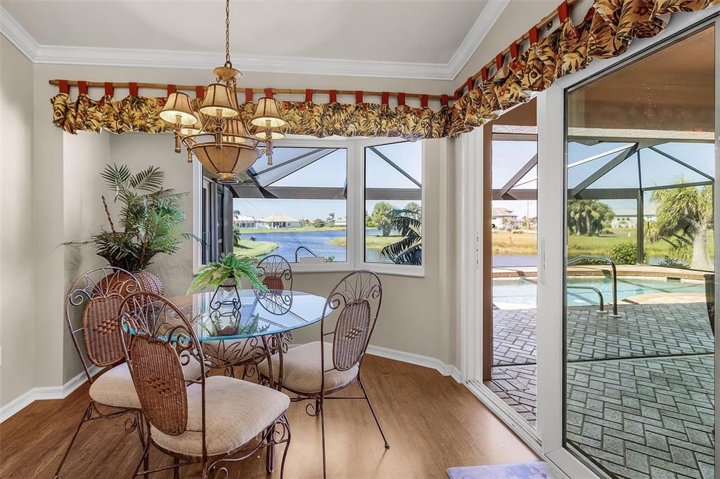 En Venta: $599,000 (3 camas, 2 baños, 1825 Pies cuadrados)