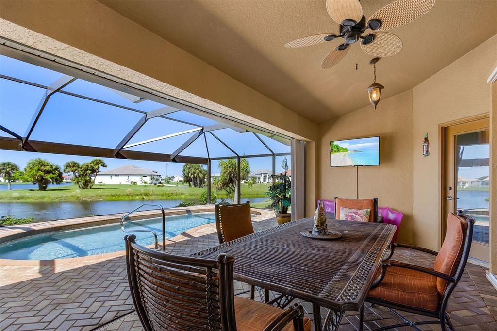 En Venta: $599,000 (3 camas, 2 baños, 1825 Pies cuadrados)