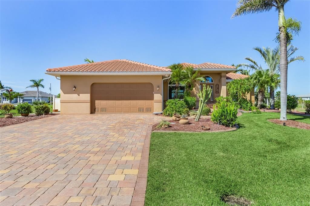 En Venta: $599,000 (3 camas, 2 baños, 1825 Pies cuadrados)