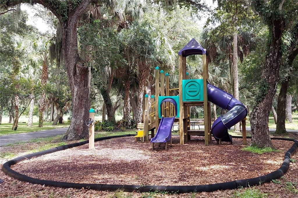 En Venta: $599,000 (3 camas, 2 baños, 1825 Pies cuadrados)