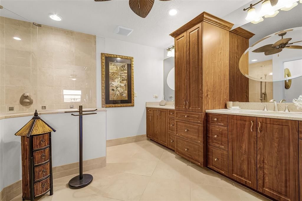 En Venta: $599,000 (3 camas, 2 baños, 1825 Pies cuadrados)