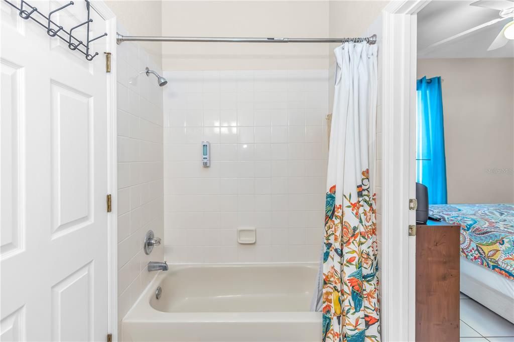 На продажу: $239,990 (4 спален, 3 ванн, 1492 Квадратных фут)