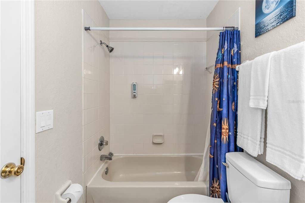 На продажу: $239,990 (4 спален, 3 ванн, 1492 Квадратных фут)