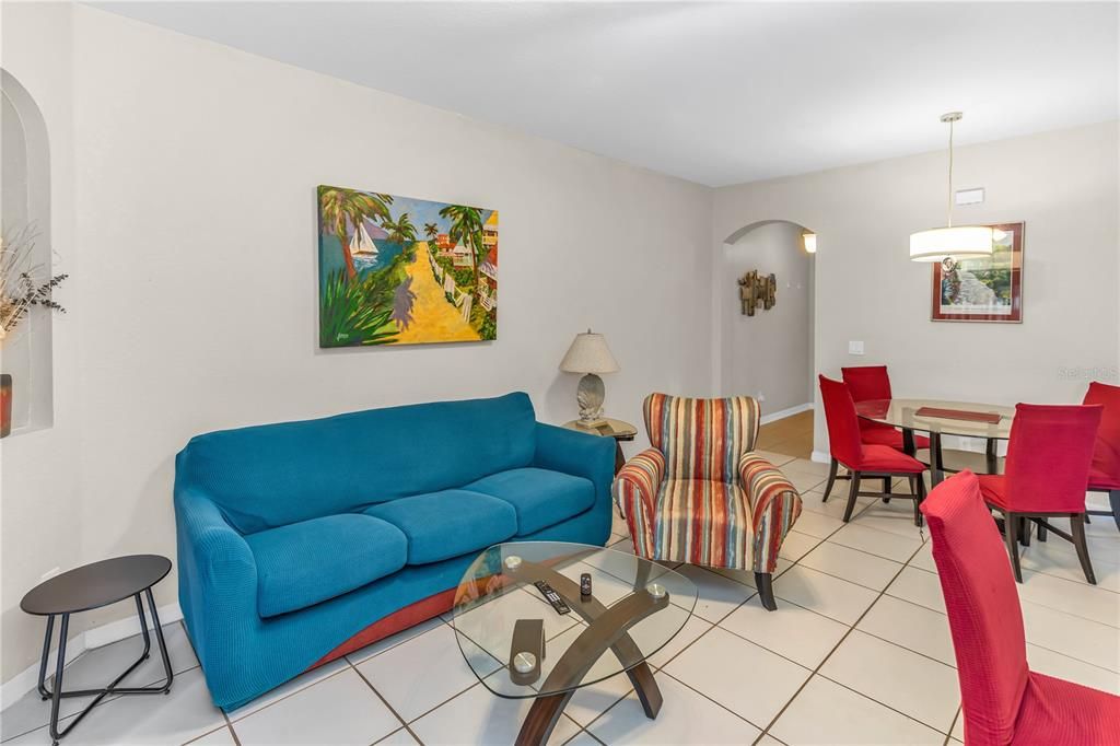 На продажу: $239,990 (4 спален, 3 ванн, 1492 Квадратных фут)