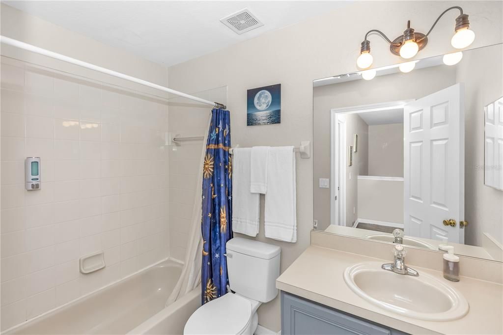 На продажу: $239,990 (4 спален, 3 ванн, 1492 Квадратных фут)