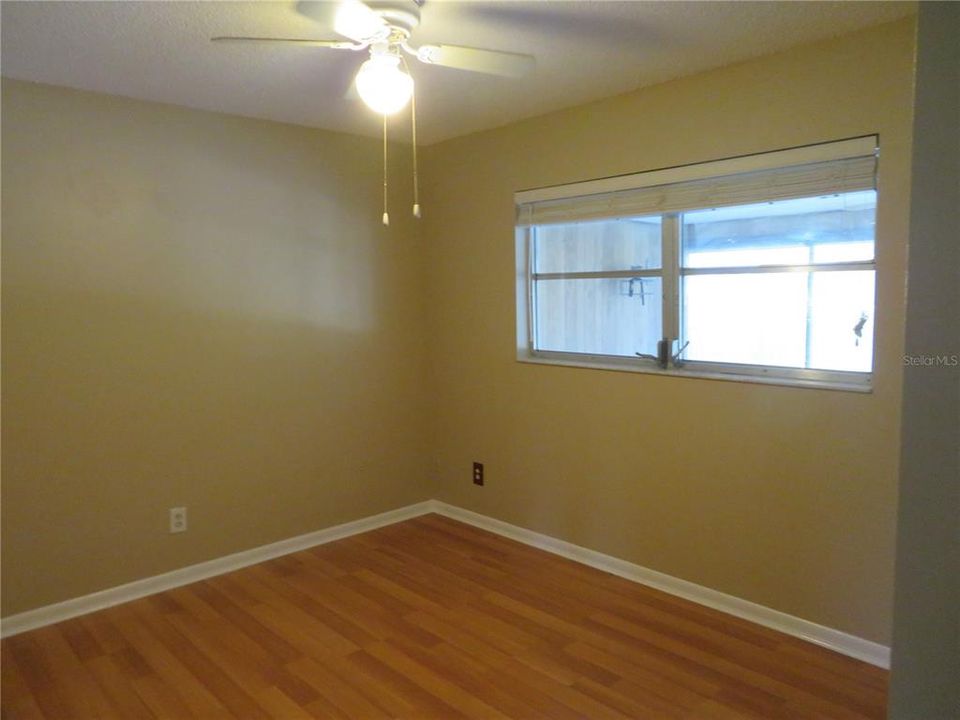 For Sale: $275,000 (3 beds, 2 baths, 1410 Square Feet)