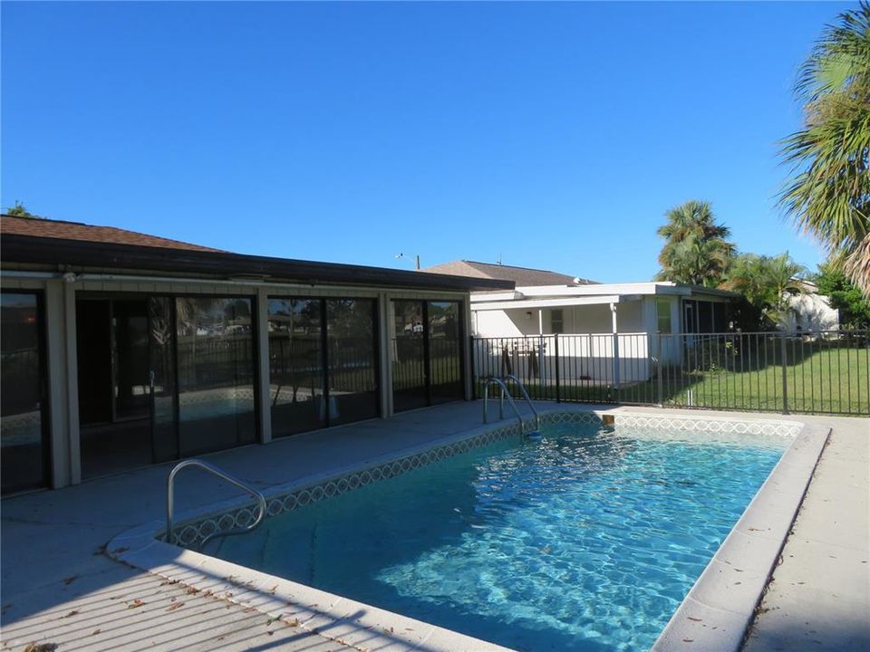 For Sale: $275,000 (3 beds, 2 baths, 1410 Square Feet)