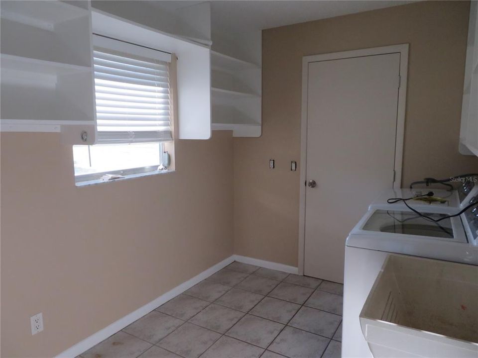For Sale: $275,000 (3 beds, 2 baths, 1410 Square Feet)