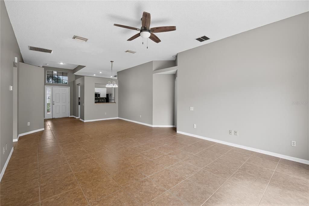 For Sale: $334,900 (4 beds, 2 baths, 1665 Square Feet)