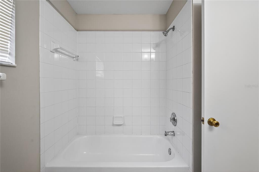 For Sale: $334,900 (4 beds, 2 baths, 1665 Square Feet)