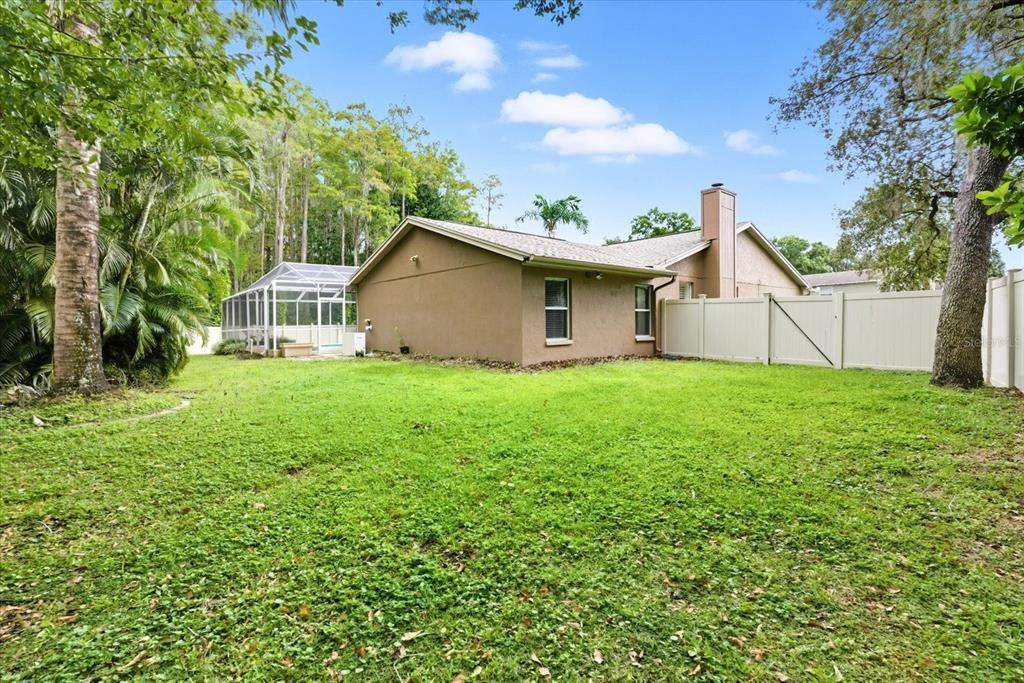 Под контрактом: $624,900 (4 спален, 2 ванн, 2128 Квадратных фут)