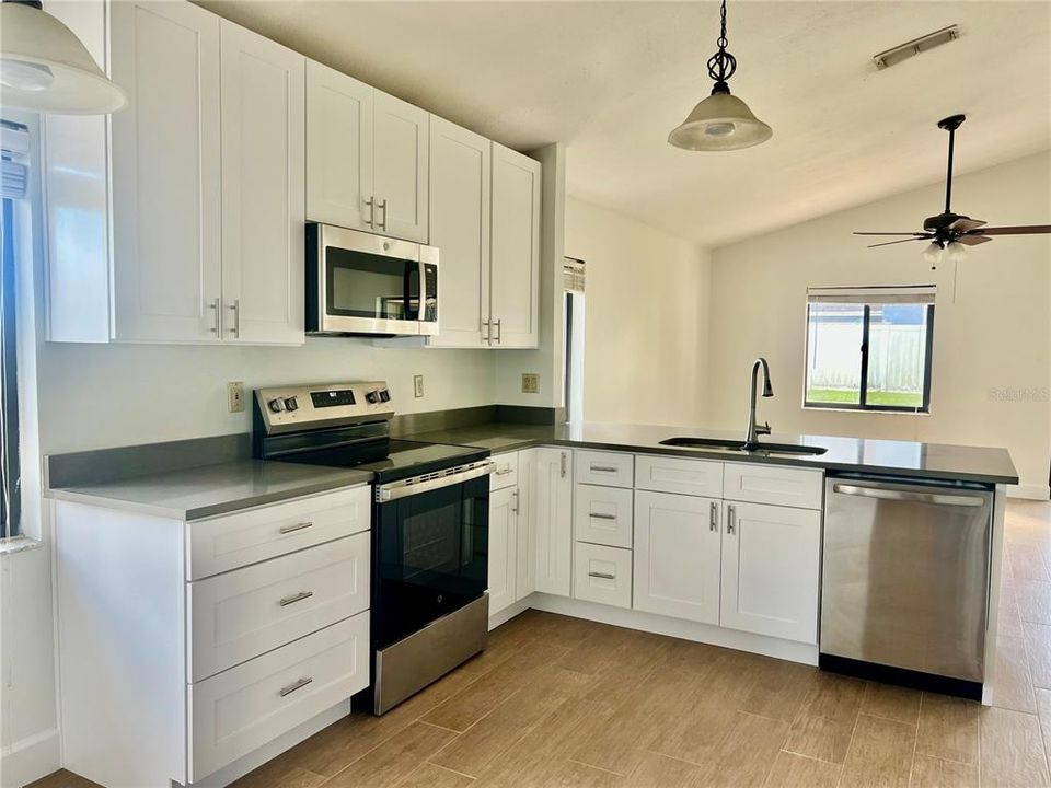 For Rent: $2,390 (3 beds, 2 baths, 1550 Square Feet)