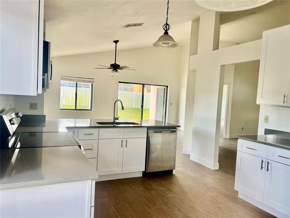 For Rent: $2,390 (3 beds, 2 baths, 1550 Square Feet)