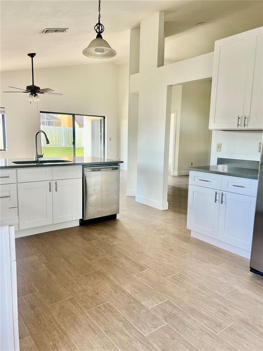 For Rent: $2,390 (3 beds, 2 baths, 1550 Square Feet)