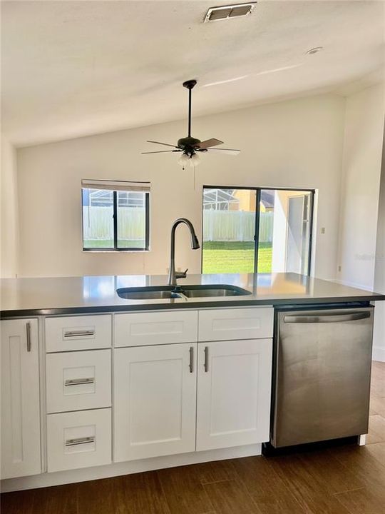 For Rent: $2,390 (3 beds, 2 baths, 1550 Square Feet)