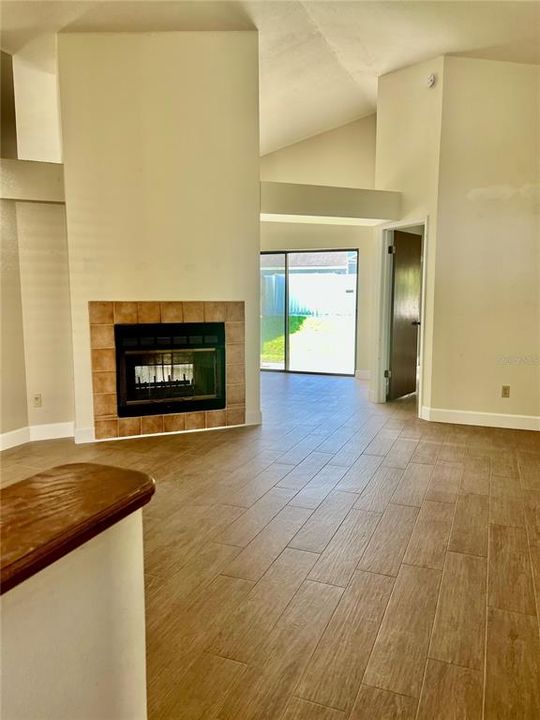 For Rent: $2,390 (3 beds, 2 baths, 1550 Square Feet)