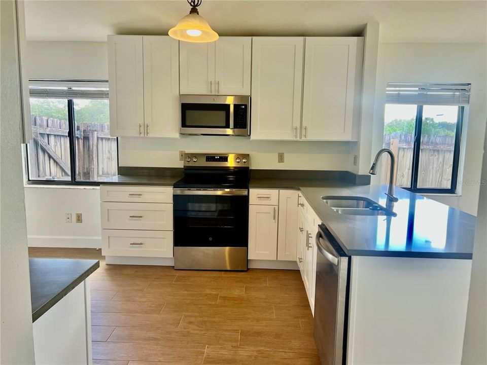 For Rent: $2,390 (3 beds, 2 baths, 1550 Square Feet)