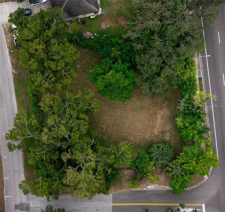 На продажу: $275,000 (0.32 acres)