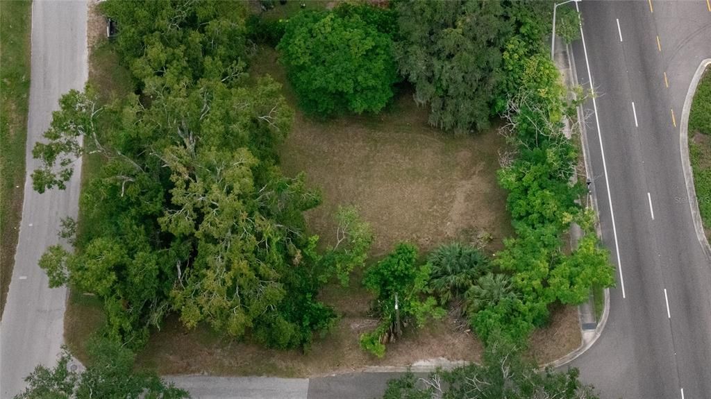 На продажу: $275,000 (0.32 acres)