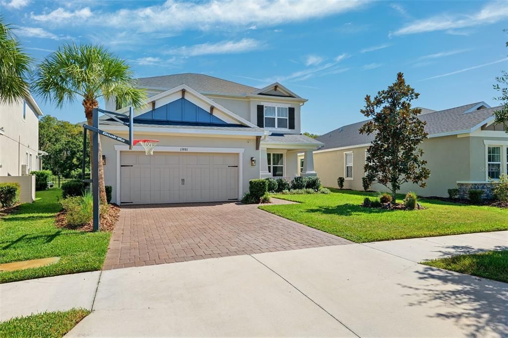 For Sale: $775,000 (4 beds, 3 baths, 2612 Square Feet)