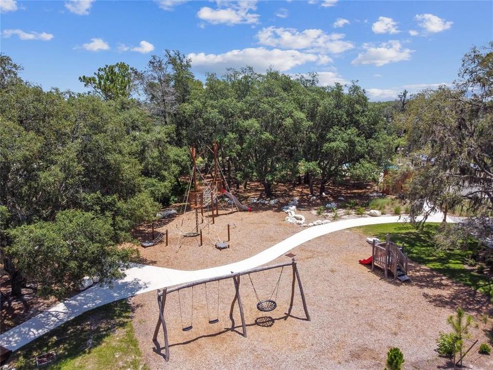 For Sale: $775,000 (4 beds, 3 baths, 2612 Square Feet)