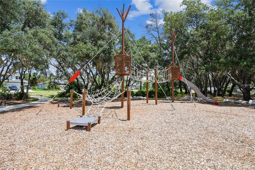 For Sale: $775,000 (4 beds, 3 baths, 2612 Square Feet)