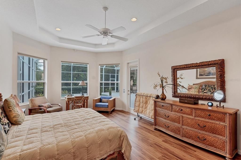 Active With Contract: $1,098,000 (3 beds, 3 baths, 3093 Square Feet)