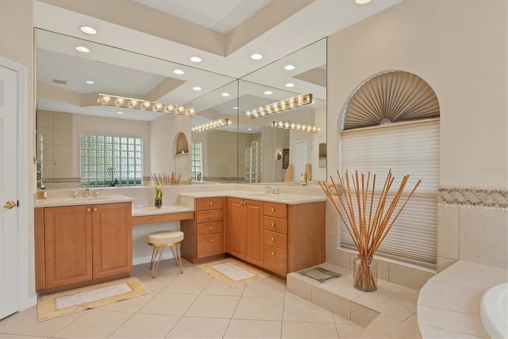 Active With Contract: $1,098,000 (3 beds, 3 baths, 3093 Square Feet)