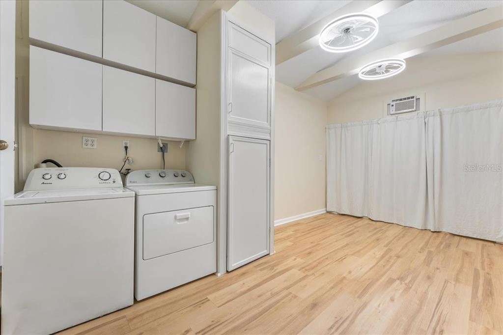 Activo con contrato: $2,300 (2 camas, 1 baños, 1150 Pies cuadrados)