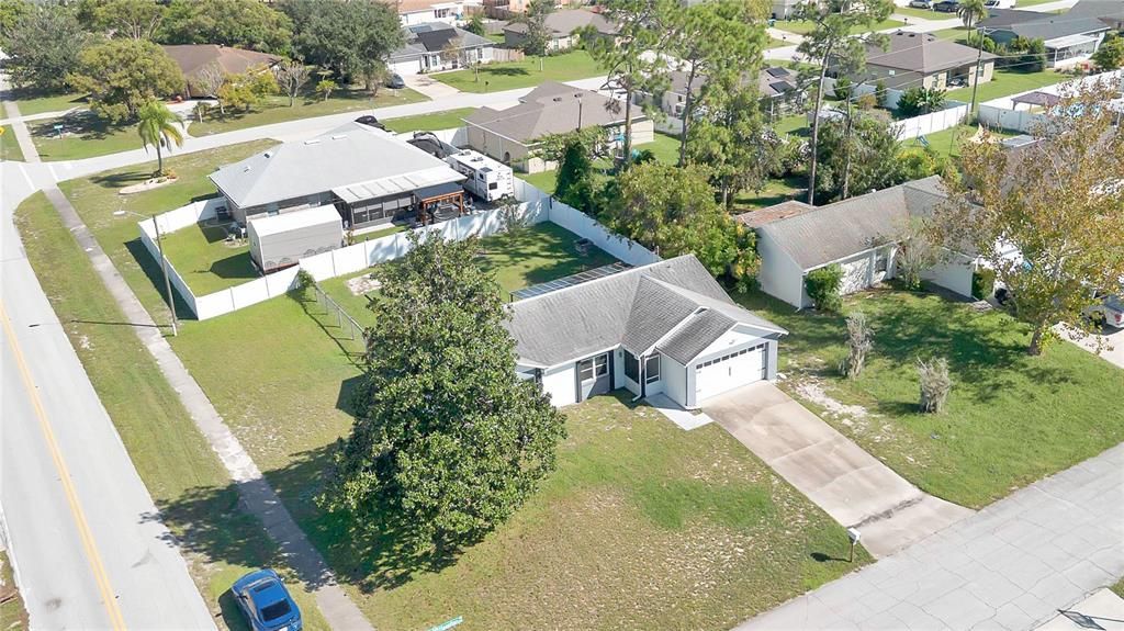 合同活跃: $285,000 (4 贝兹, 2 浴室, 1394 平方英尺)