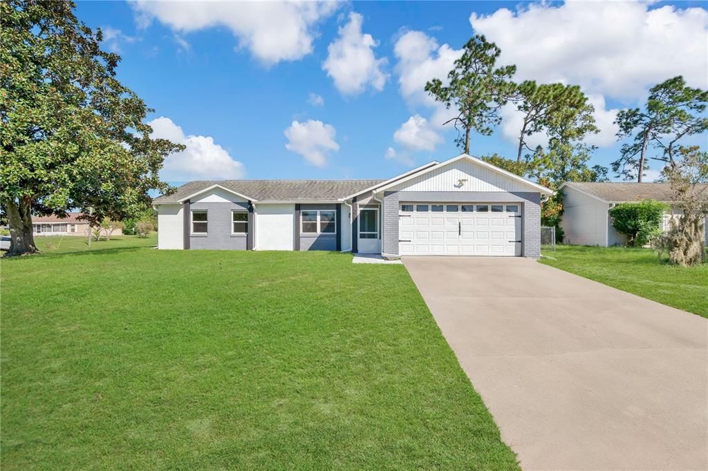 合同活跃: $285,000 (4 贝兹, 2 浴室, 1394 平方英尺)