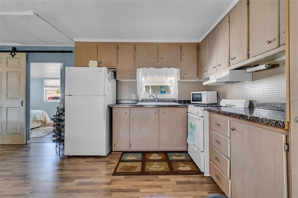 For Sale: $114,500 (2 beds, 2 baths, 1236 Square Feet)