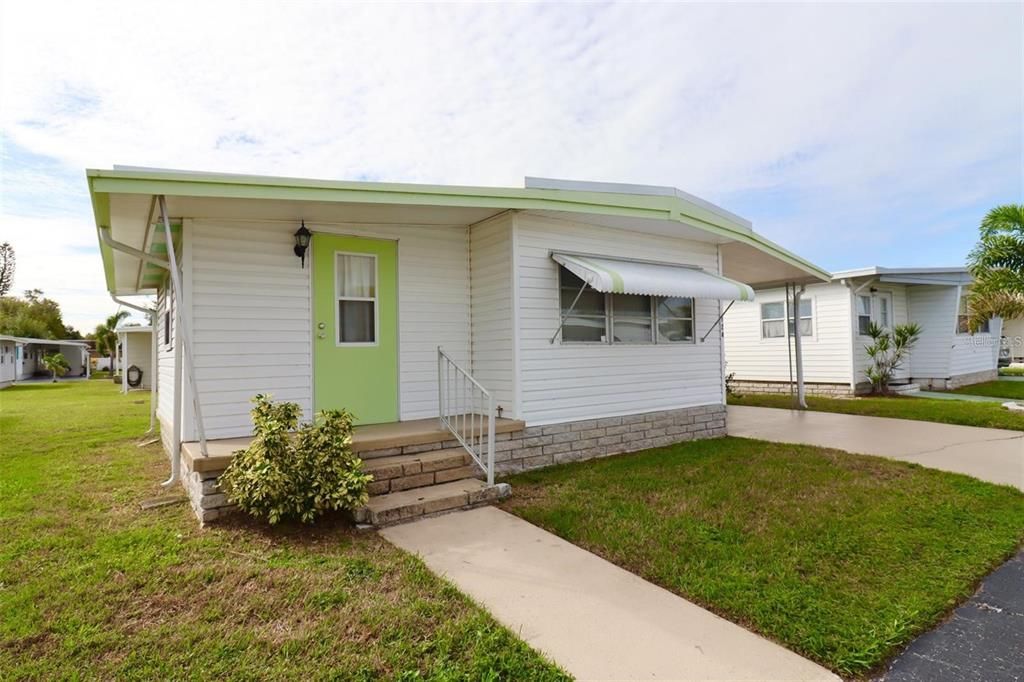 For Sale: $114,500 (2 beds, 2 baths, 1236 Square Feet)