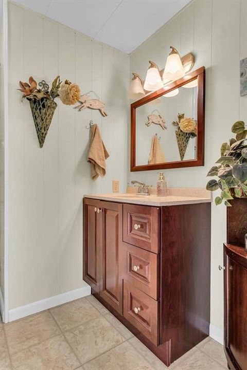 For Sale: $114,500 (2 beds, 2 baths, 1236 Square Feet)