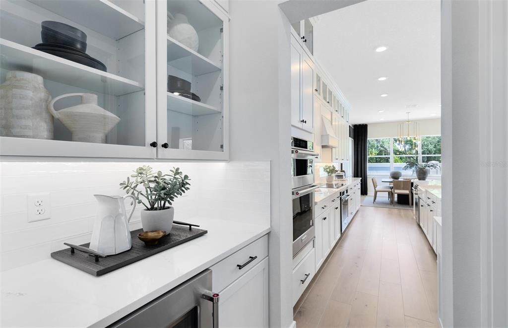 На продажу: $1,020,300 (4 спален, 4 ванн, 4271 Квадратных фут)