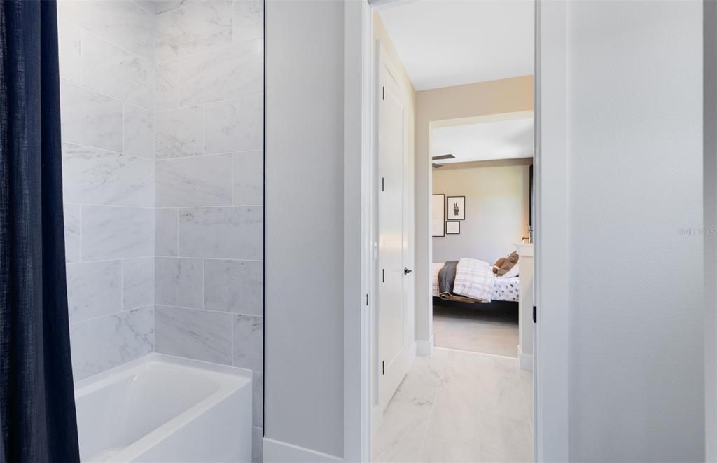 На продажу: $1,020,300 (4 спален, 4 ванн, 4271 Квадратных фут)