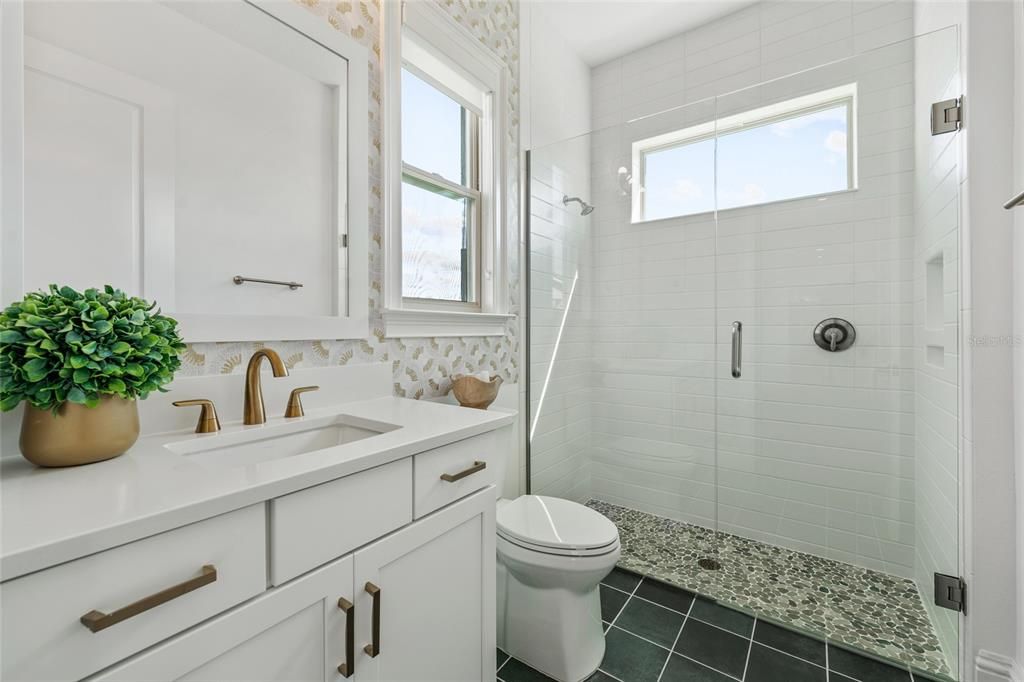 Activo con contrato: $1,287,000 (4 camas, 4 baños, 3033 Pies cuadrados)