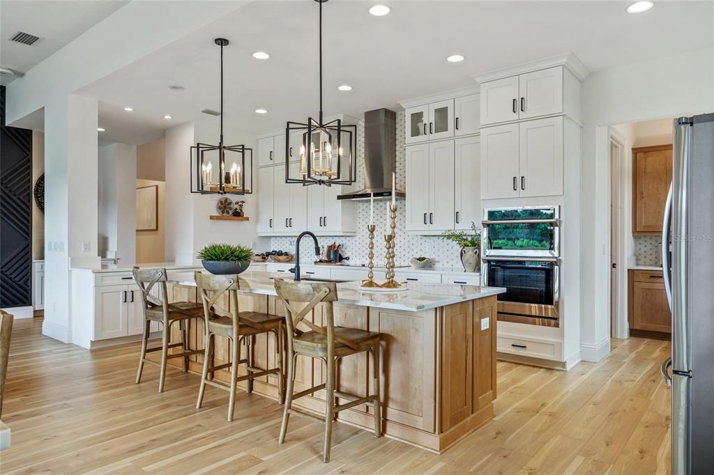 Activo con contrato: $1,287,000 (4 camas, 4 baños, 3033 Pies cuadrados)