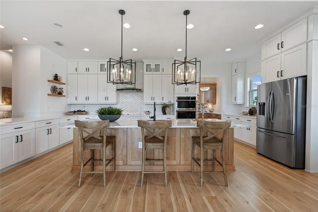 Activo con contrato: $1,287,000 (4 camas, 4 baños, 3033 Pies cuadrados)