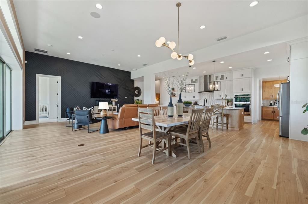 Activo con contrato: $1,287,000 (4 camas, 4 baños, 3033 Pies cuadrados)