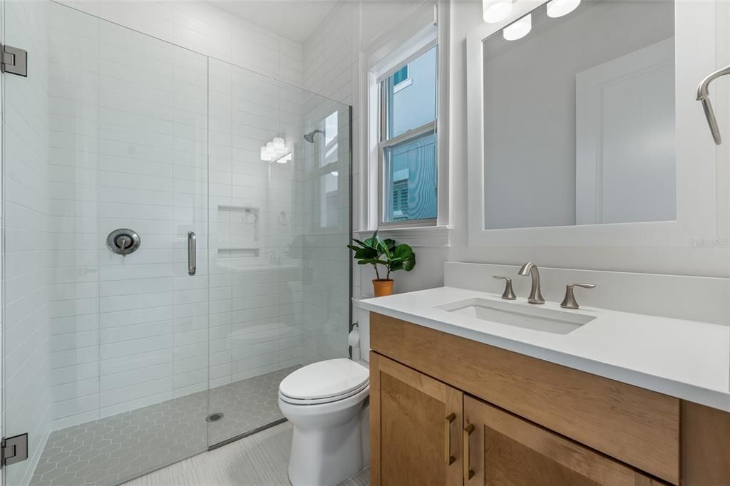 Activo con contrato: $1,287,000 (4 camas, 4 baños, 3033 Pies cuadrados)