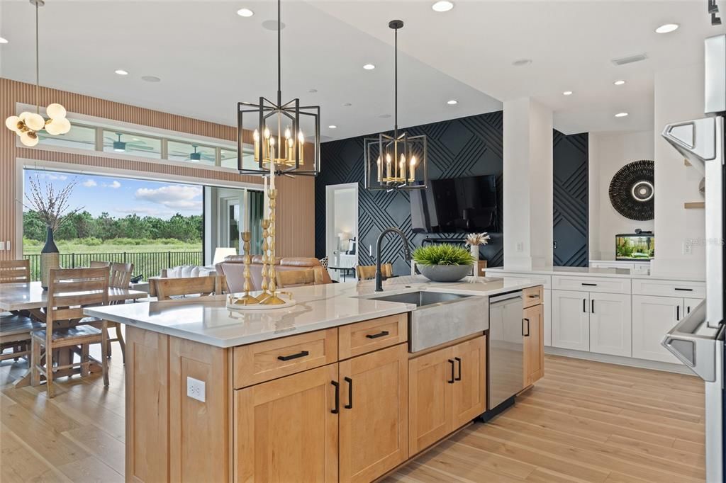 Activo con contrato: $1,287,000 (4 camas, 4 baños, 3033 Pies cuadrados)