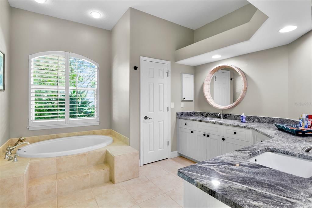 待售: $1,024,000 (3 贝兹, 3 浴室, 3330 平方英尺)