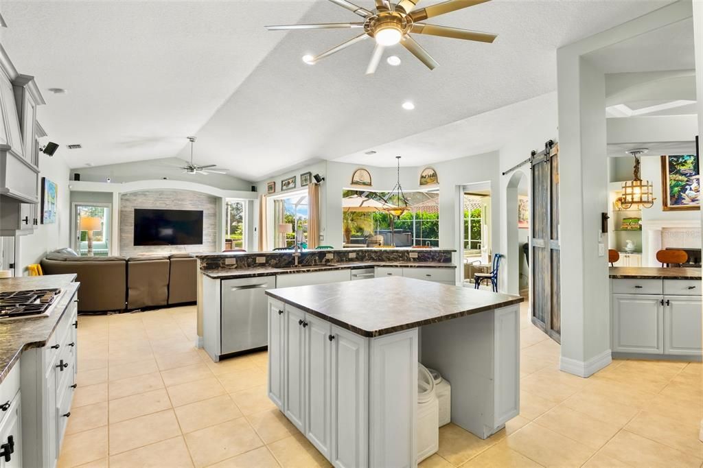 待售: $1,024,000 (3 贝兹, 3 浴室, 3330 平方英尺)